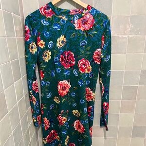 RARE FIND / ZARA / Floral dress /  US L